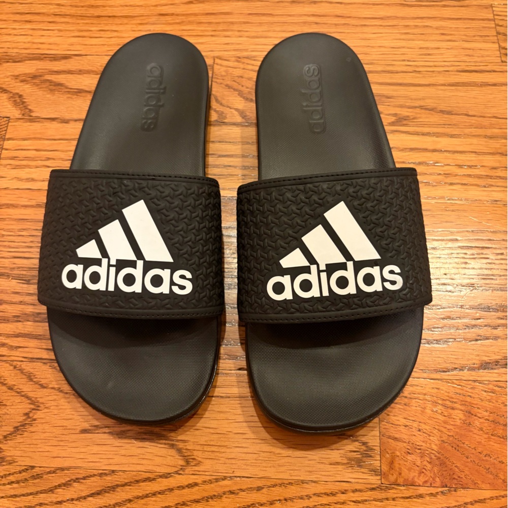 adidas Black Slide Sandals White Logo - Big boys 6 Women’s 7.5